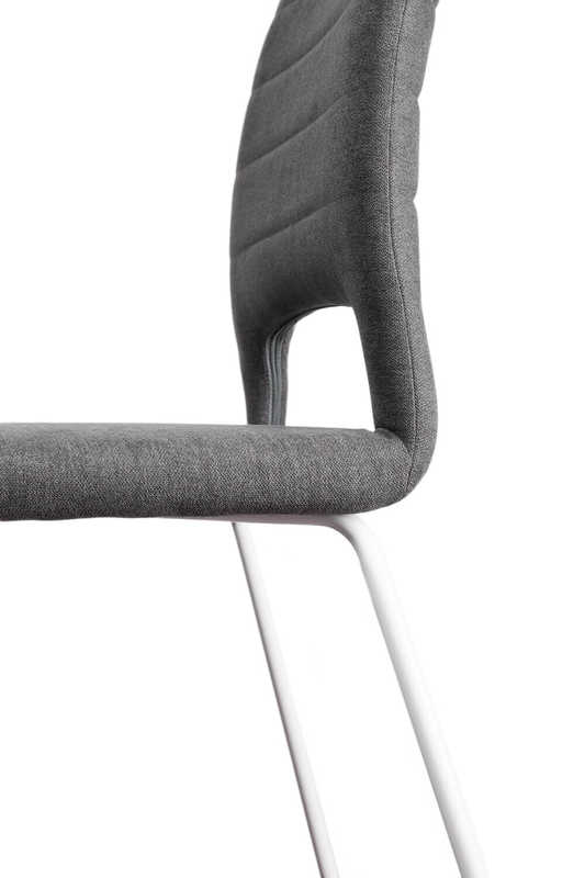 Chaise en Métal et Tissu gris GLADYS, détail du siège
