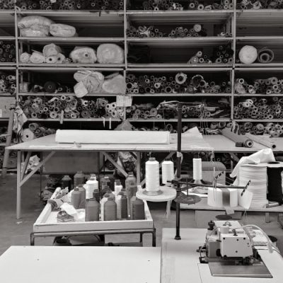 Atelier de fabrication de canapés, coussins et fauteuils français